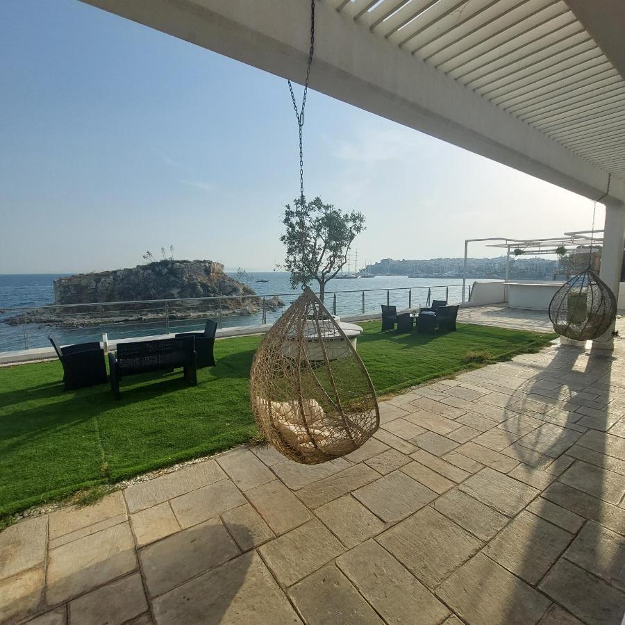 Bedwave Seaside Mansion Hostel Piraeus Exterior photo